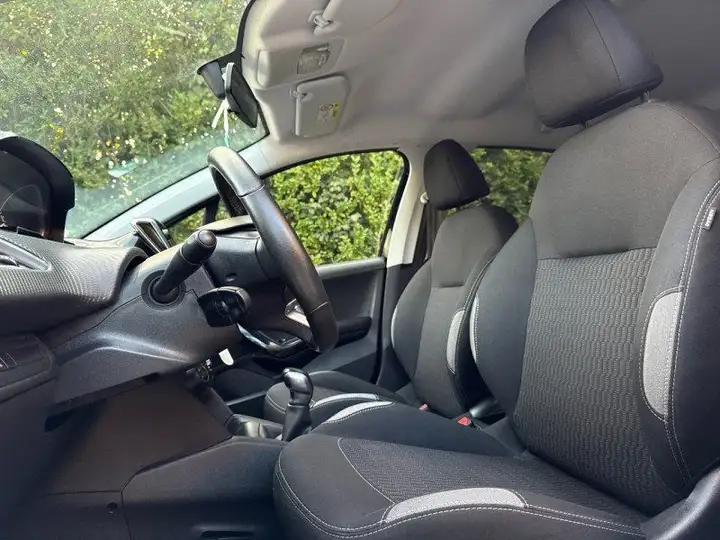 Peugeot 208 – Image 9