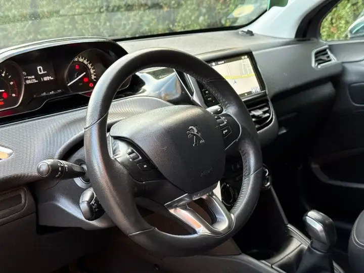 Peugeot 208 – Image 10