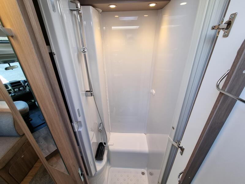 camping-car CARADO T 328 Pro + NEUF – Image 9