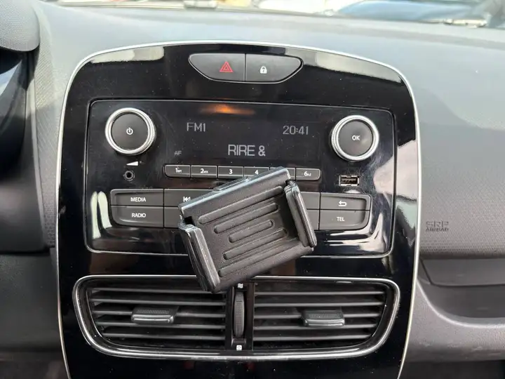 Renault Clio – Image 4