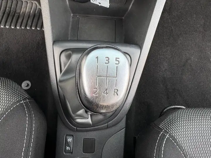 Renault Clio – Image 2