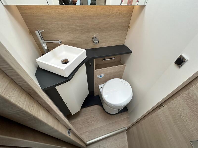 camping-car RAPIDO C86 65 ans NEUF – Image 12