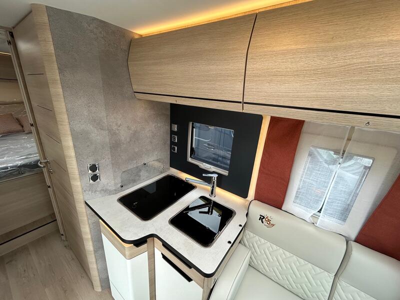 camping-car RAPIDO C86 65 ans NEUF – Image 8