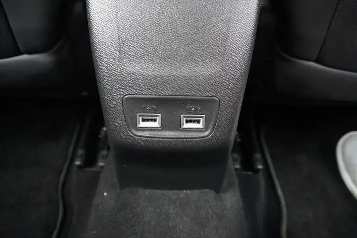 Peugeot 208 – Image 8