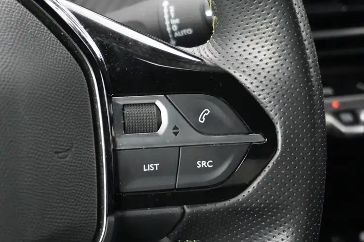 Peugeot 208 – Image 13