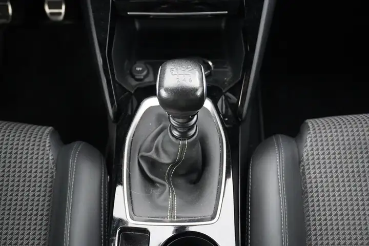Peugeot 208 – Image 19
