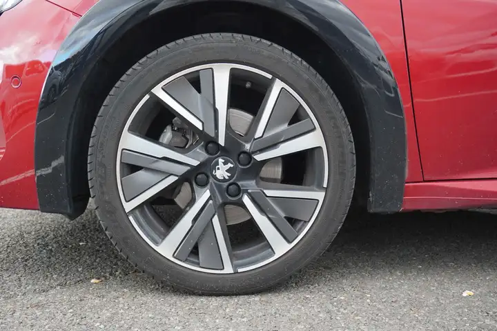 Peugeot 208 – Image 4