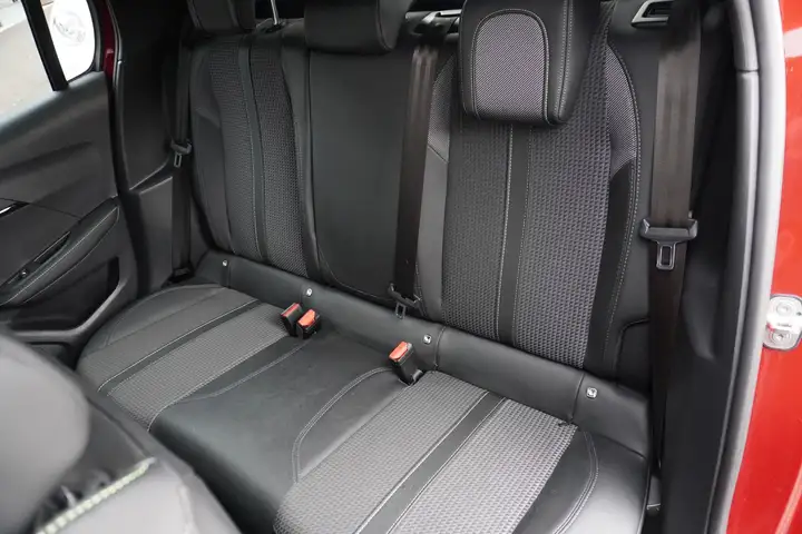 Peugeot 208 – Image 16
