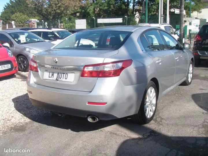 Renault Latitude – Image 22