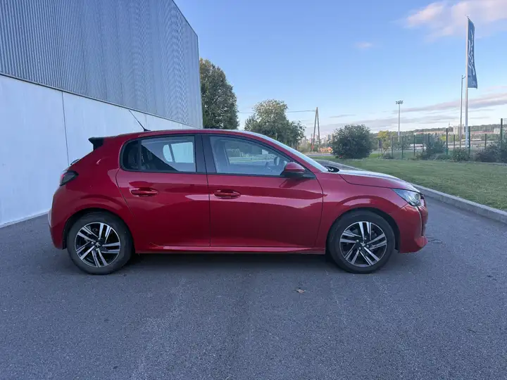 Peugeot 208 – Image 8