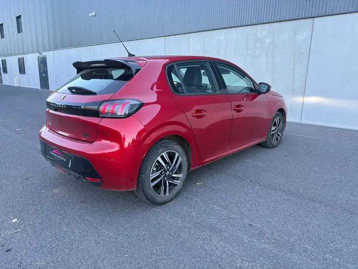 Peugeot 208 – Image 9