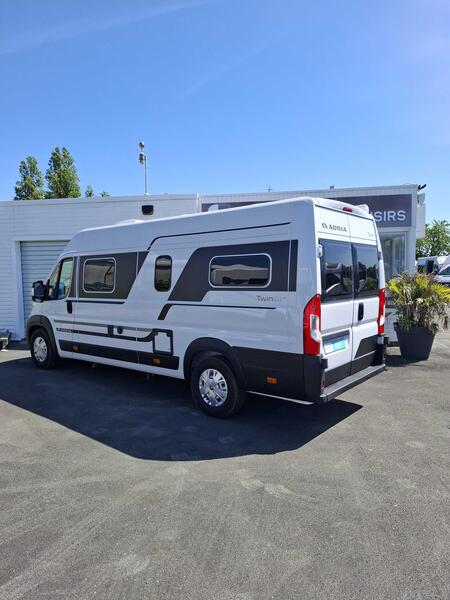 fourgon ADRIA TWIN PLUS 640 SLB NEUF – Image 2