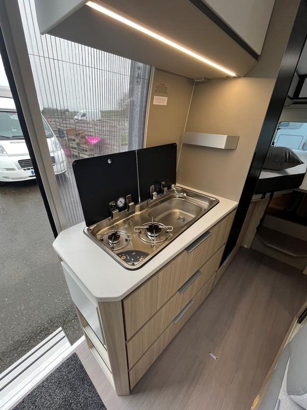 fourgon ADRIA TWIN PLUS 640 SLB NEUF – Image 5