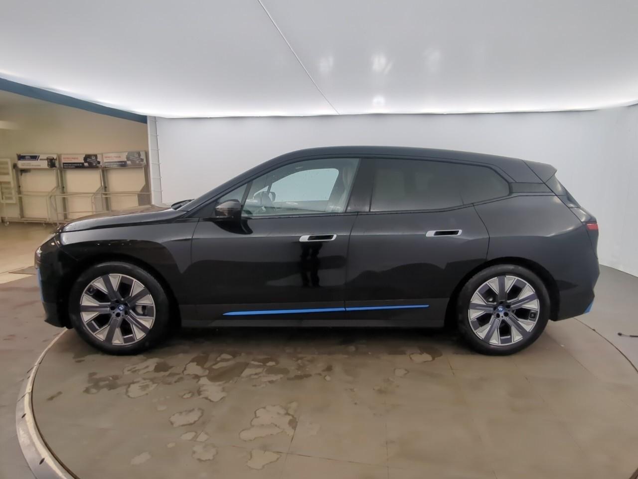BMW iX – Image 12