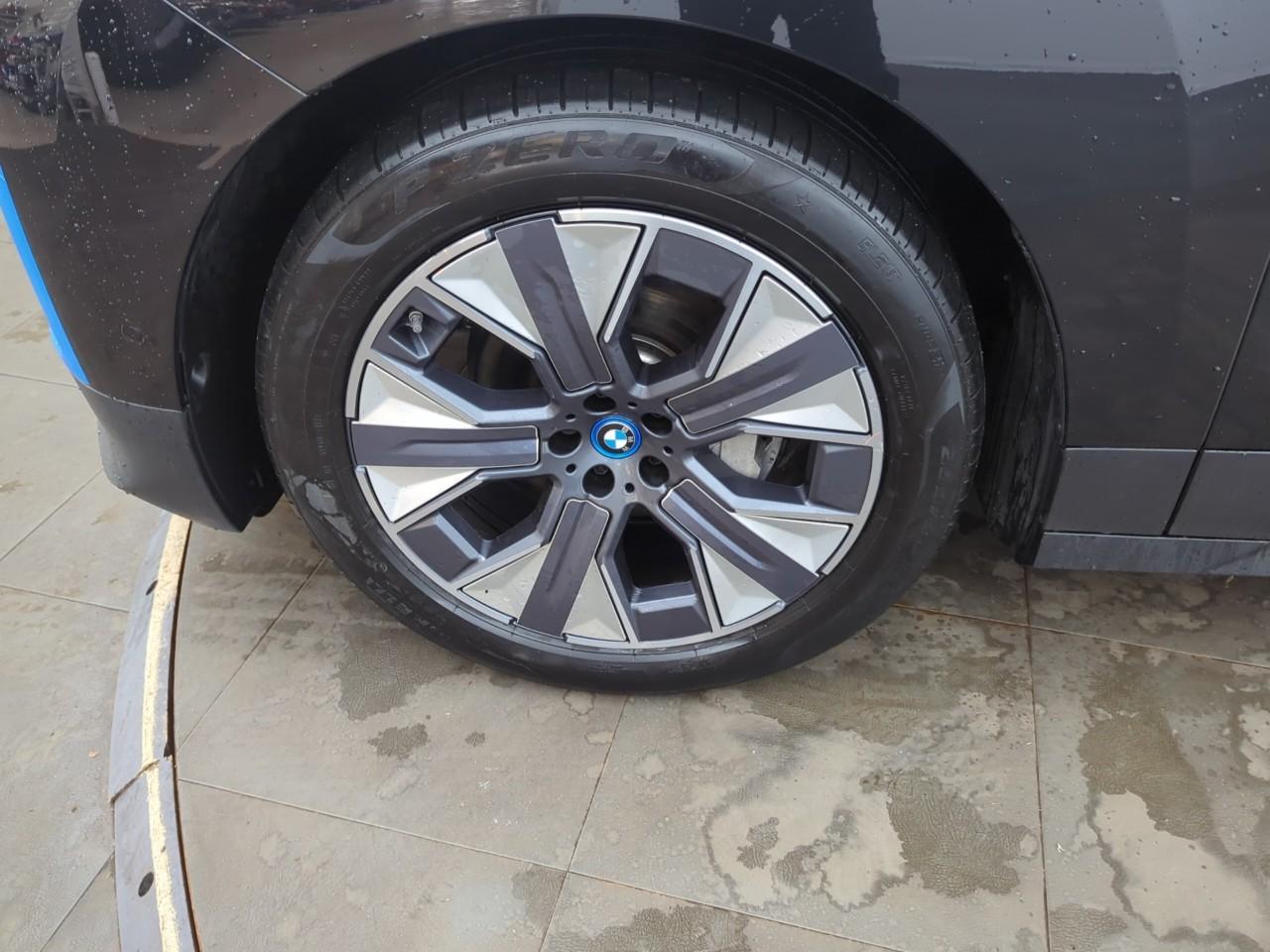 BMW iX – Image 21