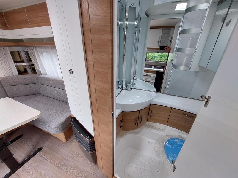caravane HOBBY DE LUXE 455 UF NEUF – Image 4