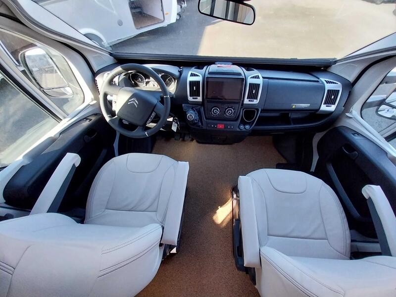 camping-car PILOTE P 746 FC EVIDENCE – Image 11