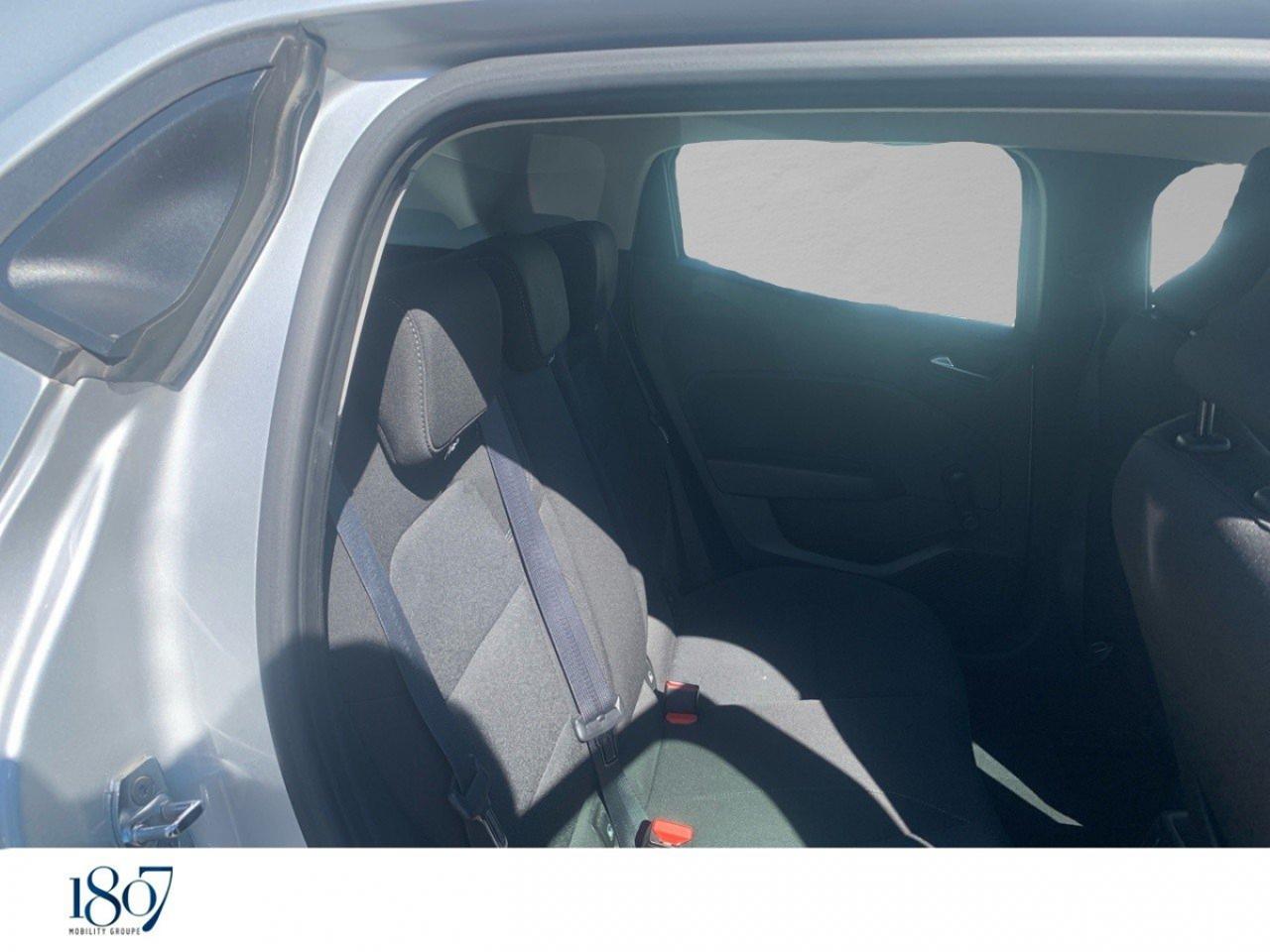 Renault Clio – Image 11