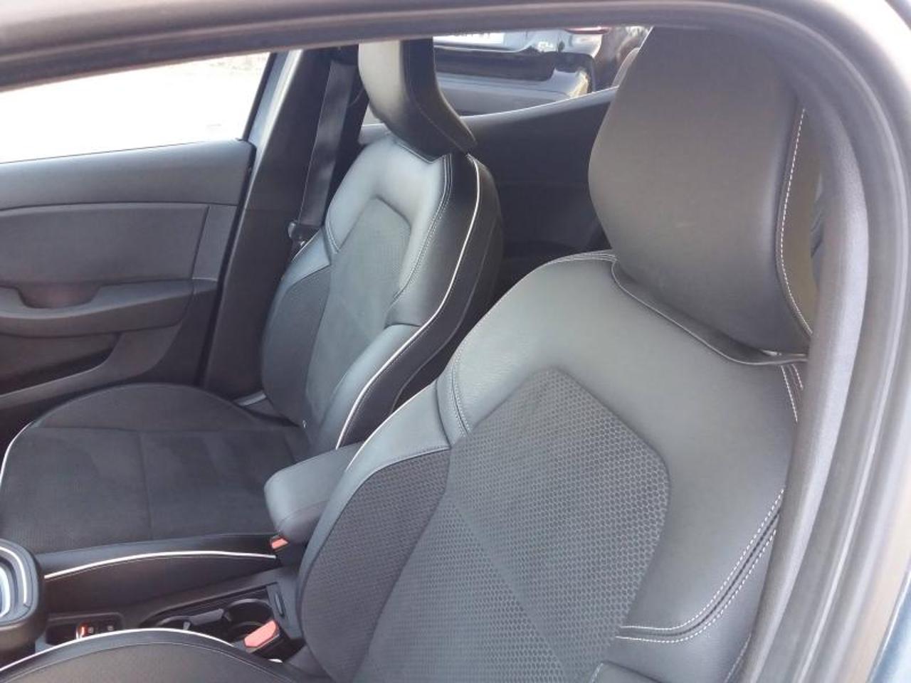 Renault Clio – Image 18