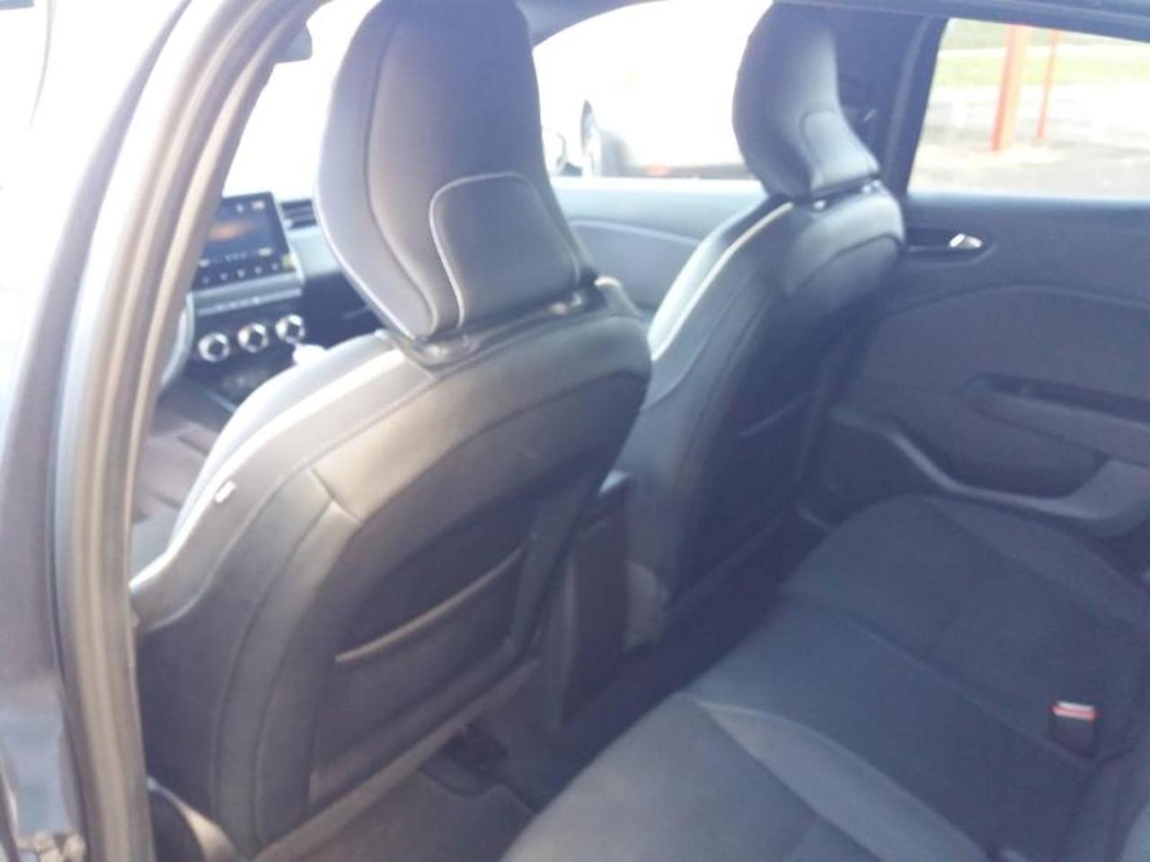 Renault Clio – Image 17