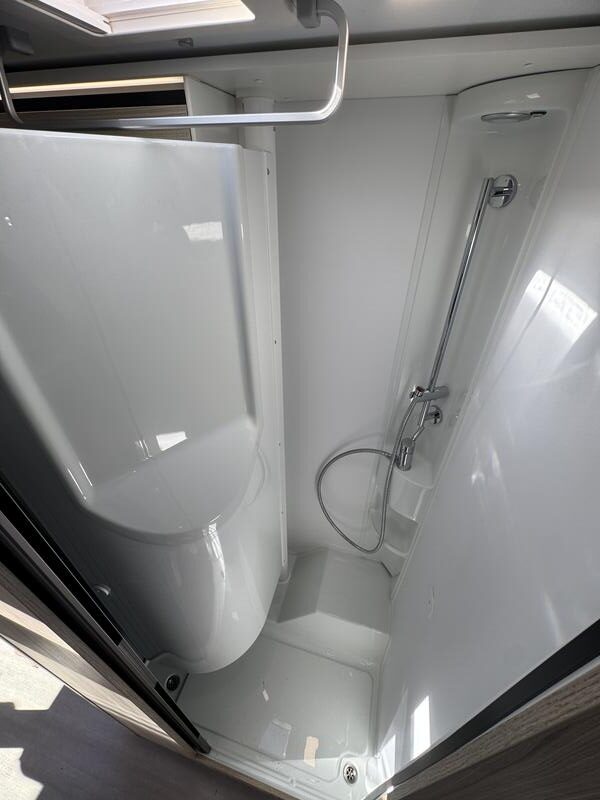 camping-car ADRIA Compact DL 60ème Anniversaire NEUF – Image 9