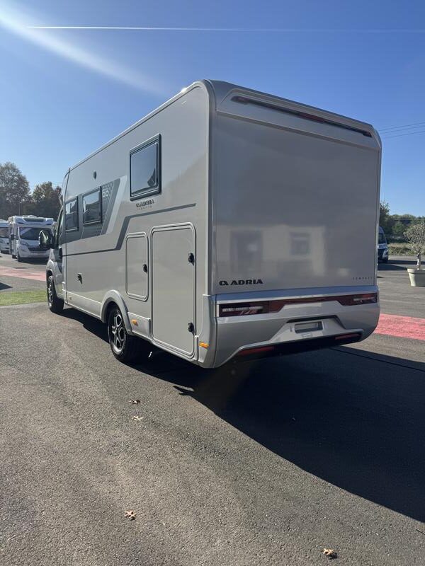 camping-car ADRIA Compact DL 60ème Anniversaire NEUF – Image 2