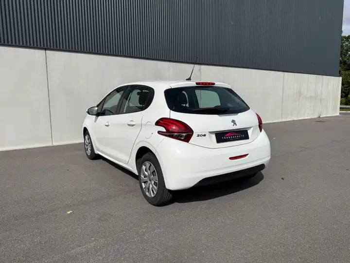 Peugeot 208 – Image 10